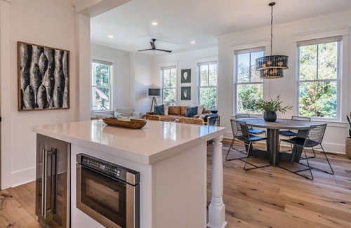 Habersham House | Tranquil Oceanfront Retreat - Guest Rated 10/10 in Habersham
