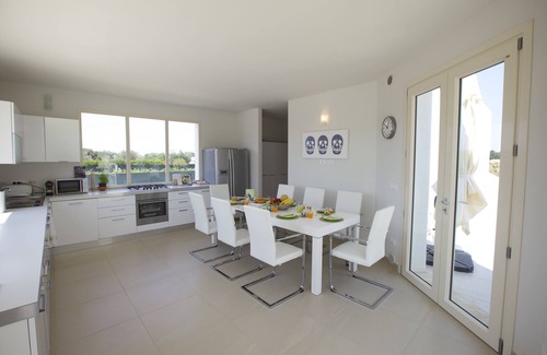 Sava Villa | Modern Villa Retreat with Ocean Views Near Manduria