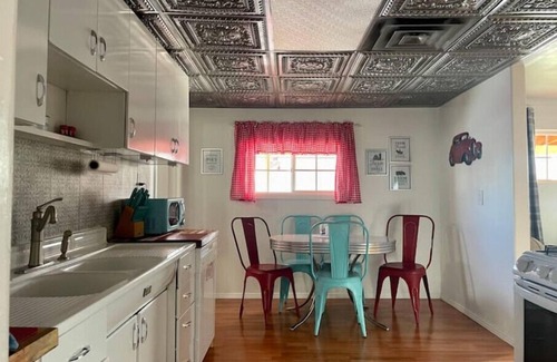 De Beque Apartment | Experience A Moment In-Time Cottage with Ocean Views & Spa