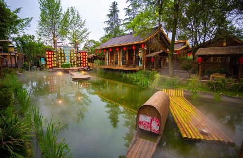 Dujiangyan Hotel | Experience Unique Stays at 别有洞天-山居民宿