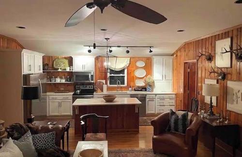 Meadows Of Dan Cottage | Idyllic Mountain Retreat with Spa & Hot Tub in Kibler Valley