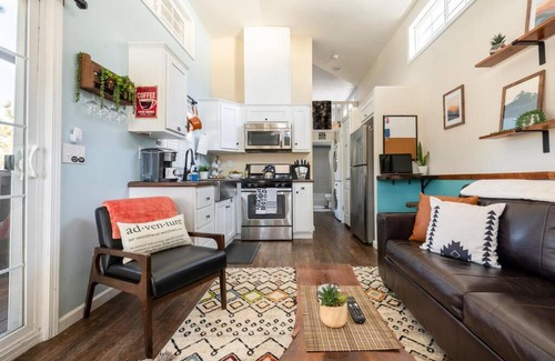 Woodland Park Apartment | Mountain Retreat: 2BR with Views, Patio & Fireplace