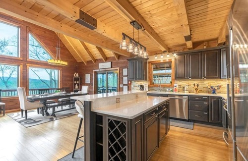 Sugar Grove House | Discover A Mountain Frame of Mind: Cabin with Hot Tub & Game Room