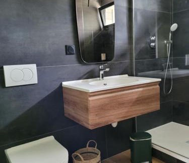 Dinard Bed & Breakfast | Discover Comfort at A n n e x e with Inviting Pool Access