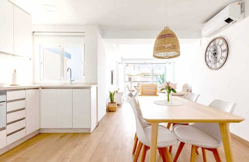 Torre del Mar Apartment | Discover A&n Santa Fé: Pet Friendly with Pool & Spa