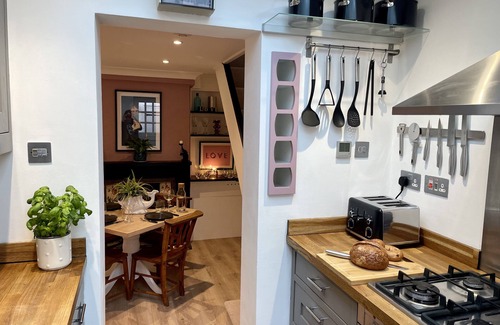New Forest District Cottage | Discover the New Forest Gem with Spa & Garden - Lyndhurst