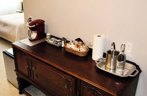 Southwest Minneapolis Apartment | Explore Philanthropy-Focused Stay with Family-Friendly Amenities