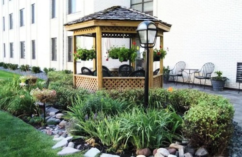 Southwest Minneapolis Apartment | Explore Philanthropy-Focused Stay with Family-Friendly Amenities
