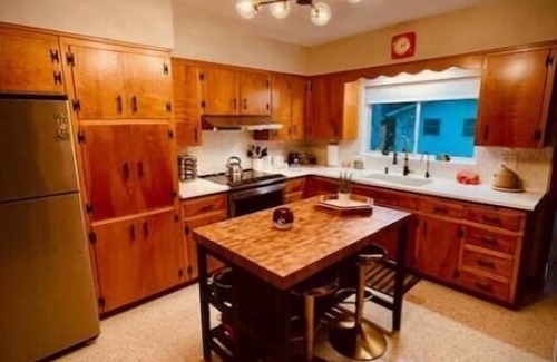 New Port Richey House | Discover Mid Century Modern Bliss in New Port Richey