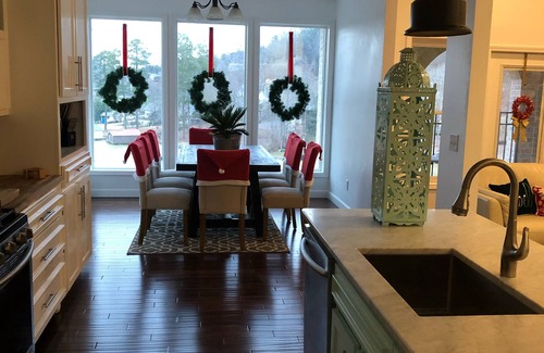 Guntersville House | Elegant Lakefront Retreat with Pool & Top Guest Rating