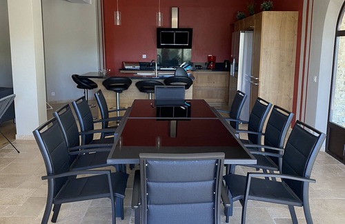 Saint-Marcellin-les-Vaison Cottage | Inviting Retreat at Mas de la Pinède with Private Pool