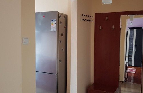 Oradea Apartment | Quiet and Clean Apartment with Pool, Spa & Hot Tub Access