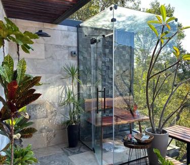 Cavalcante House | Discover A Nossa Casa da Arvore: Hot Tub Retreat, 9/10 Review