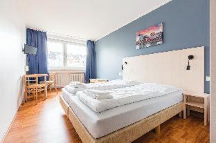 Friedrichstadt Hotel | Convenient Stay at a&o Düsseldorf Hauptbahnhof with Pool