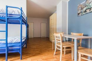 Friedrichstadt Hotel | Convenient Stay at a&o Düsseldorf Hauptbahnhof with Pool