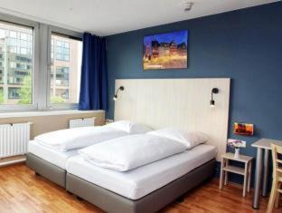 St. Ulrich Hotel | Comfortable Stay at a&o München Laim with Pet-Friendly Amenities