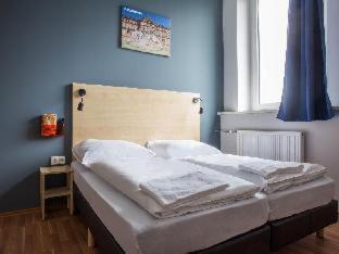 Auf der Prag Hotel | Comfortable a&o Stuttgart City: Pet-Friendly with Pool