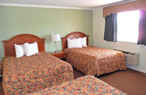 Muenster Hotel | Budget-Friendly A-OK Motel: Pet & Child Friendly Stay