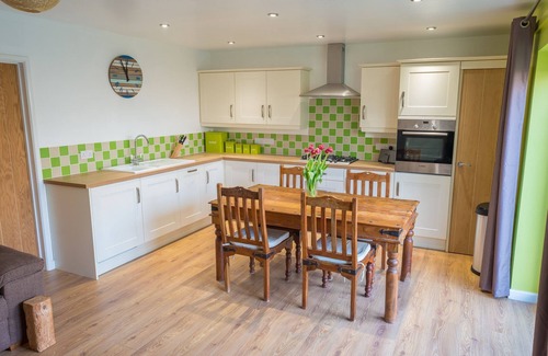 Woolacombe Apartment | Charming One Bedroom Apartment in Vibrant Woolacombe Village