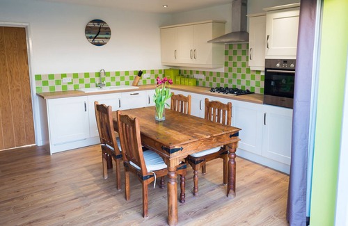 Woolacombe Apartment | Charming One Bedroom Apartment in Vibrant Woolacombe Village