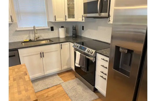 Indianapolis House | Fantastic 4BR Retreat with Great Room & Pet-Friendly Perks