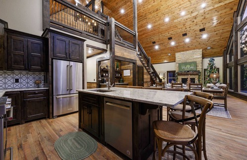Broken Bow Cabin | Architectural Wonder with Breathtaking Lake Views & Spa