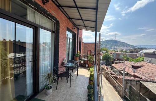 Avlabari Apartment | Elegant AnnaMari Hotel: 4-Star Stay with High Ratings