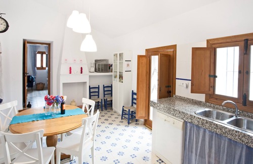 Comares House | Idyllic Finca with Private Heated Pool and 10/10 Rating