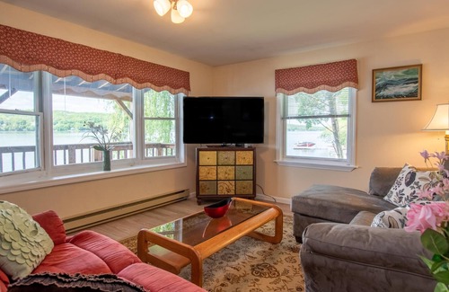 Keuka Park Cottage | A Paradise on the Lake: "Family Home on Keuka Lake with Amazing Bluff Views!"