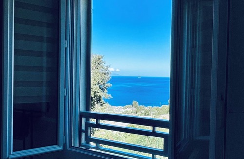 Brando Villa | Discover A PAROCCHIA CASTELLO: Oceanfront Paradise Awaits