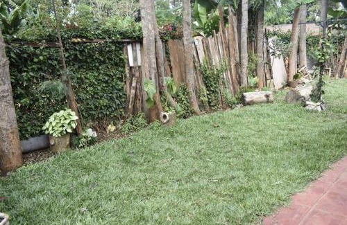 Meru Apartment | Charming 1 Bedroom Retreat: Kid and Pet Friendly Getaway