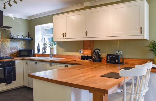 Gowerton Cottage | Relaxing Farm Retreat Near Breathtaking Beaches and Ocean