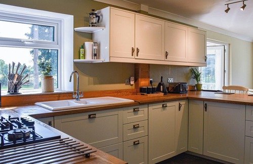 Gowerton Cottage | Relaxing Farm Retreat Near Breathtaking Beaches and Ocean