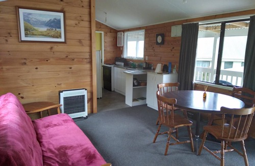 Whareroa Village House | Tranquil Retreat by Lake Taupo with Pool and Ocean View