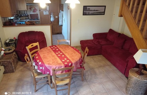 Tredion House | Tranquil Retreat with Scenic Views and Family Amenities