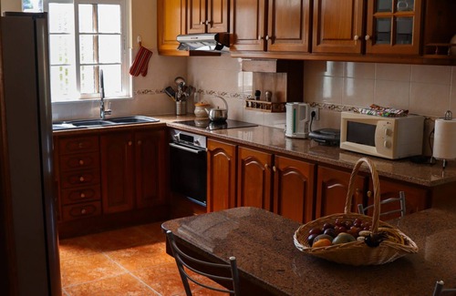 Tabua House | Serene Getaway with Spectacular Sea Views and Spa Access