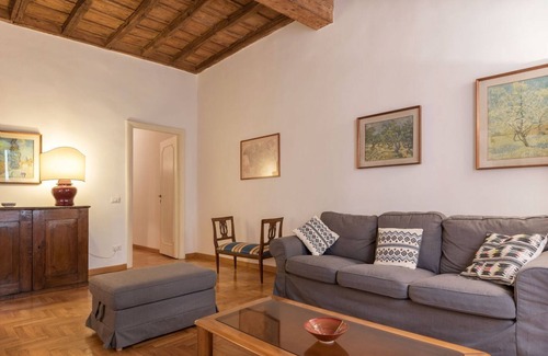 Rione VI Parione Apartment | Tranquil Retreat Just Steps from Piazza Navona