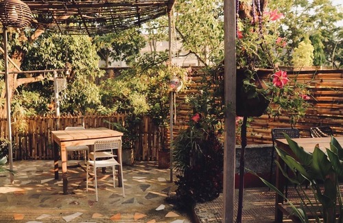 Siliguri Bed & Breakfast | Relaxing Nature Retreat with Child-Friendly Amenities