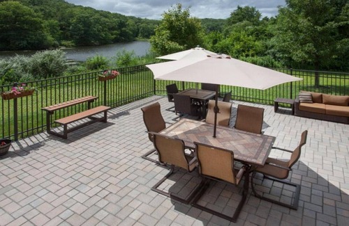 Haskell House | Peaceful Retreat for Leisure and Business Travelers