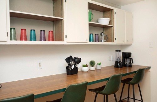 Uptown House | A Peaceful Work-Study Downtown