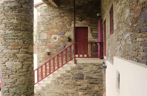 Oca de Abaixo House | Discover A Pena de Augasantas: Rated 9.6 with Family Amenities