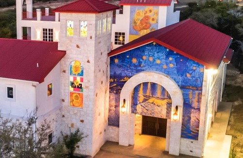 Spicewood Cottage | Discover a Destination for Art Lovers and Relaxation