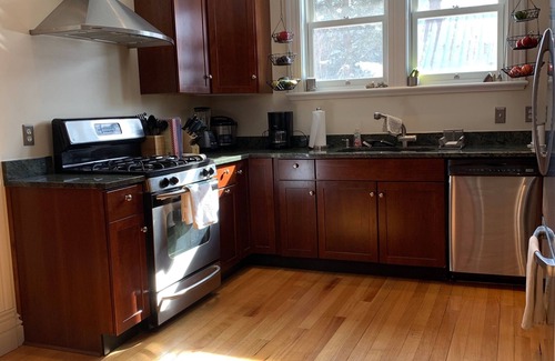 Silverton House | Unforgettable Landmark Victorian with Spa in Town Center