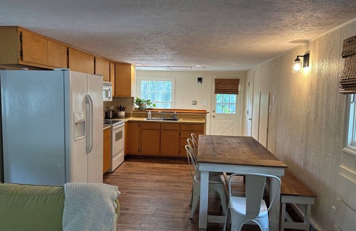 Penhook House | Ideal Mountain View Retreat in a Quiet Cove