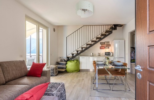 Colonno Apartment | Inviting 3-Bed Apartment with Breathtaking Lake & Pool Views