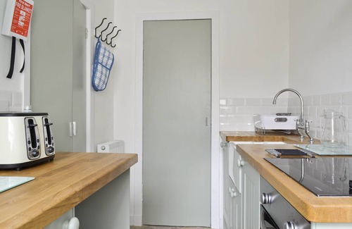 Crail Cottage | Scenic Cottage with Ocean Views by Crail Harbour