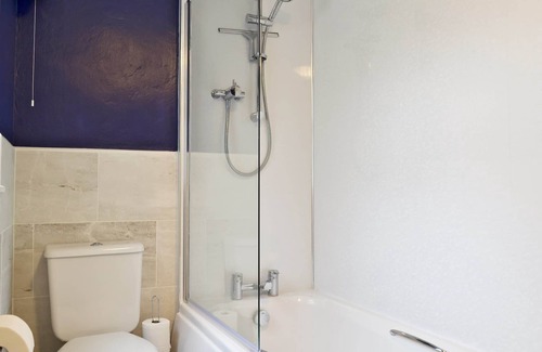 Crail Cottage | Scenic Cottage with Ocean Views by Crail Harbour