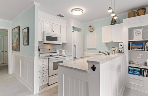 Jekyll Island Condo | Discover Villa 336: Guest Rated 9.8 with Pool & Breakfast!