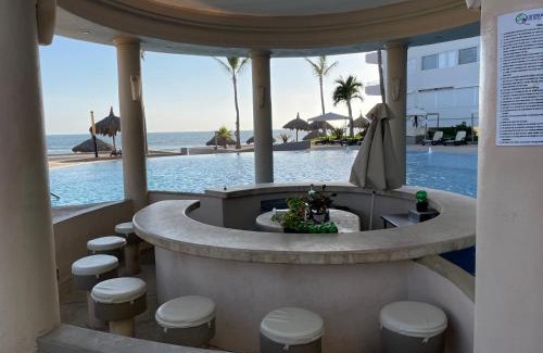 Quintas del Mar Apartment | Seaside Escape at Quintas Del Mar II with Ocean Views