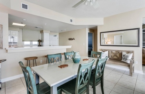 Pensacola Beach Condo | Paradise Awaits at Santa Rosa Towers with Ocean Views